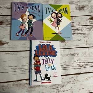 Ivy and Bean Book 1 and 4 Set Lola Levine Meets Jelly‎ and Bean chapter books